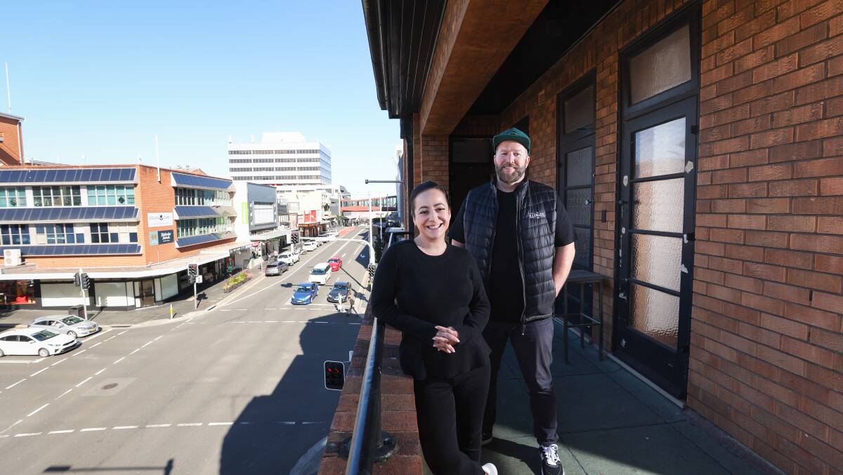 Illawarra Hotel publicans Ryan and Nikki Aitchison want to put the Wollongong CBD on the nightlife map. Picture by Adam McLean