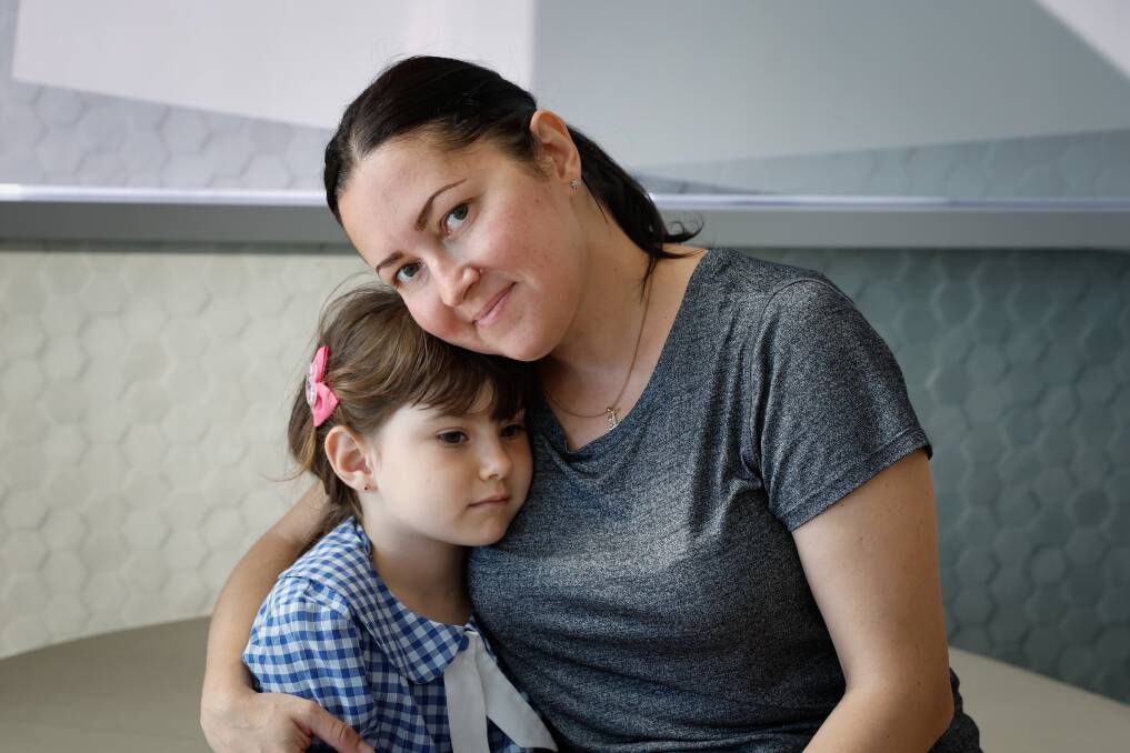 Inna Neklesa with daughter Viktoriia. Picture by Anna Warr