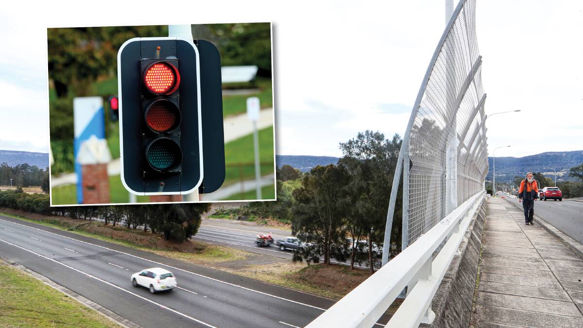 A traffic light at the Princes Motorway on ramp at Kanahooka could be a short-term congestion solution, according to Wollongong City Council. Main picture by Sylvia Liber
