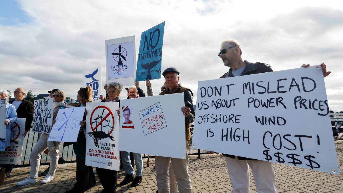 Protestors were out in force when The Nationals leader David Littleproud stopped into Wollongong the day after the wind zone announcement. Picture by Anna Warr