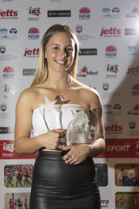 Top honour: Rugby Sevens player Abby Holmes won the 2017 Illawarra Mercury Ted Tobin Award. 