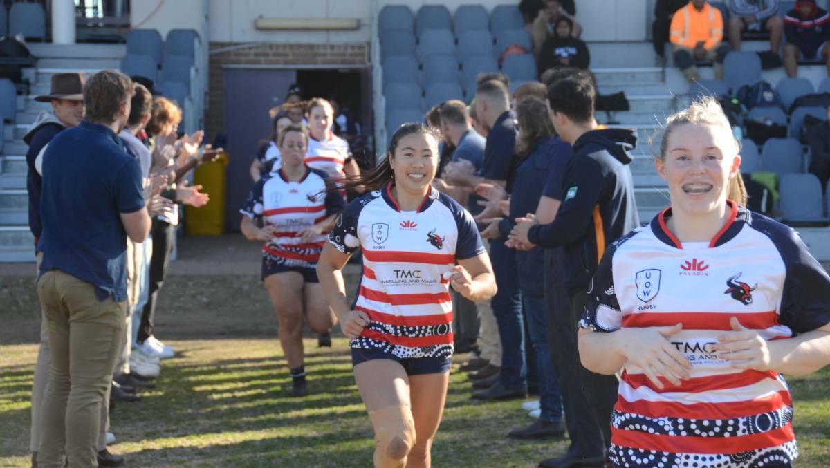 Grace Wright leads out the UOW Mallee Bulls. Picture supplied.