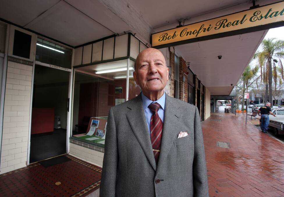 Wollongong real estate agent Bob Onofri has announced his retirement. 