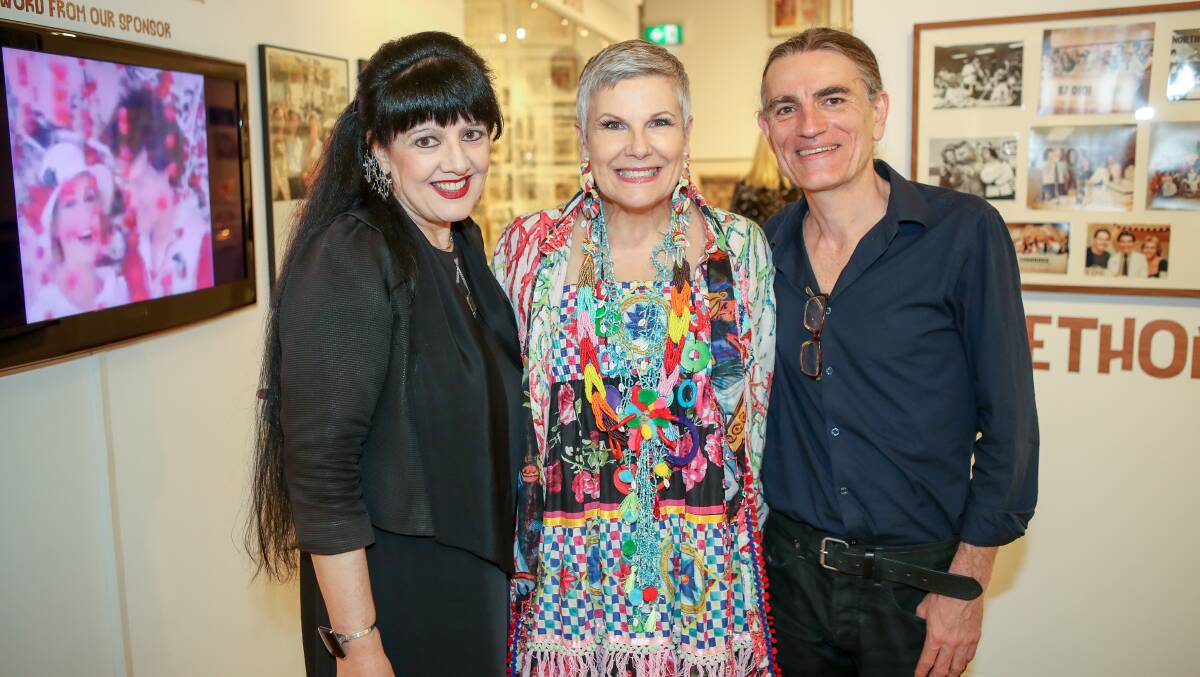 From left, Vivian Vidulich, Susie Elelman and Nigel Giles pictured at Wollongong Art Gallery in 2018.