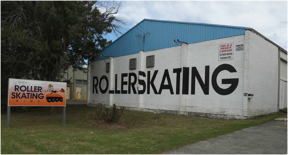 Oak Flats Roller Rink Closes Over Same Sex Kissing Controversy 