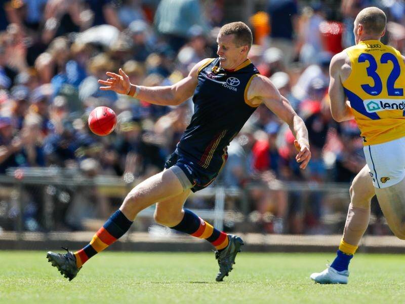 Adelaide's Reilly O'Brien was a star performer in the ruck in a trial game win over West Coast. (Matt Turner/AAP PHOTOS)
