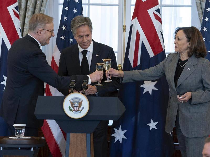 Anthony Albanese toasts the US-Australia alliance with Kamala Harris and Antony Blinken. (AP PHOTO)