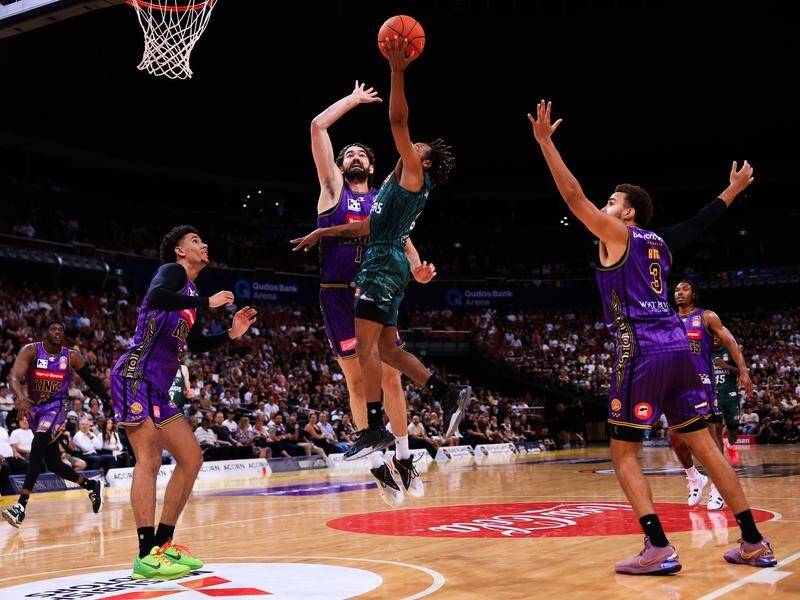 Parker Jackson-Cartwright (green jersey) led the NZ Breakers to an upset win over the Sydney Kings. (Mark Evans/AAP PHOTOS)