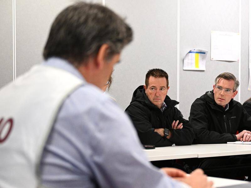 Paul Toole (centre) says a central west NSW gas disruption could be declared a natural disaster. (James Ross/AAP PHOTOS)
