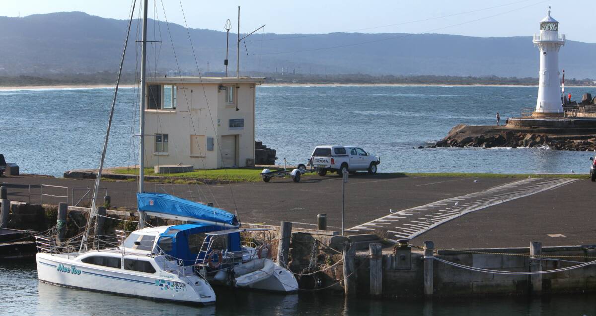 Damaged catamaran fails to leave Wollongong Harbour Illawarra Mercury