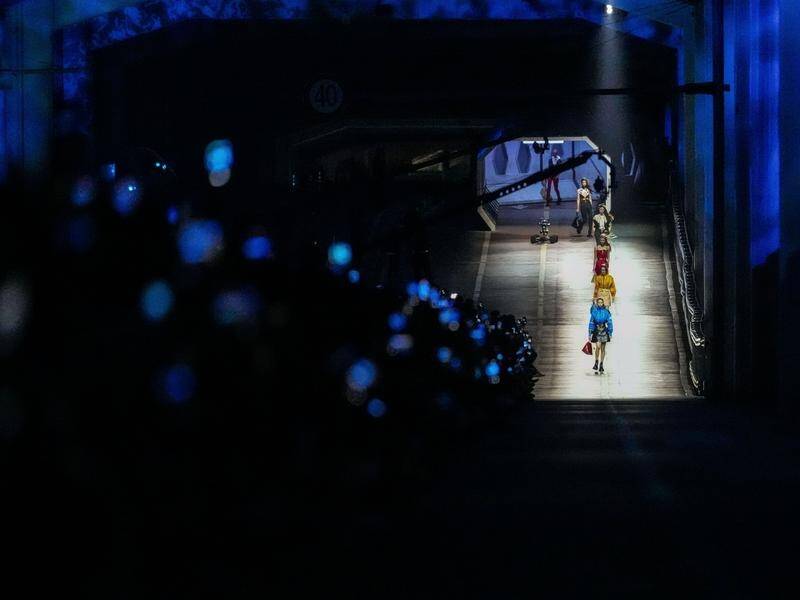 Louis Vuitton holds fashion show in Seoul, South Korea - video
