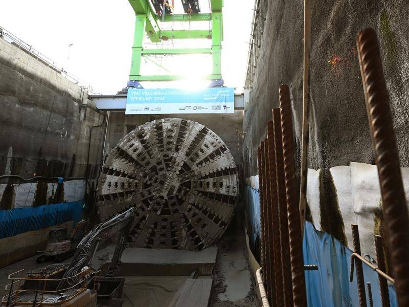The builders of Melbourne's West Gate Tunnel are suing the mega road project's engineers. (Joel Carrett/AAP PHOTOS)